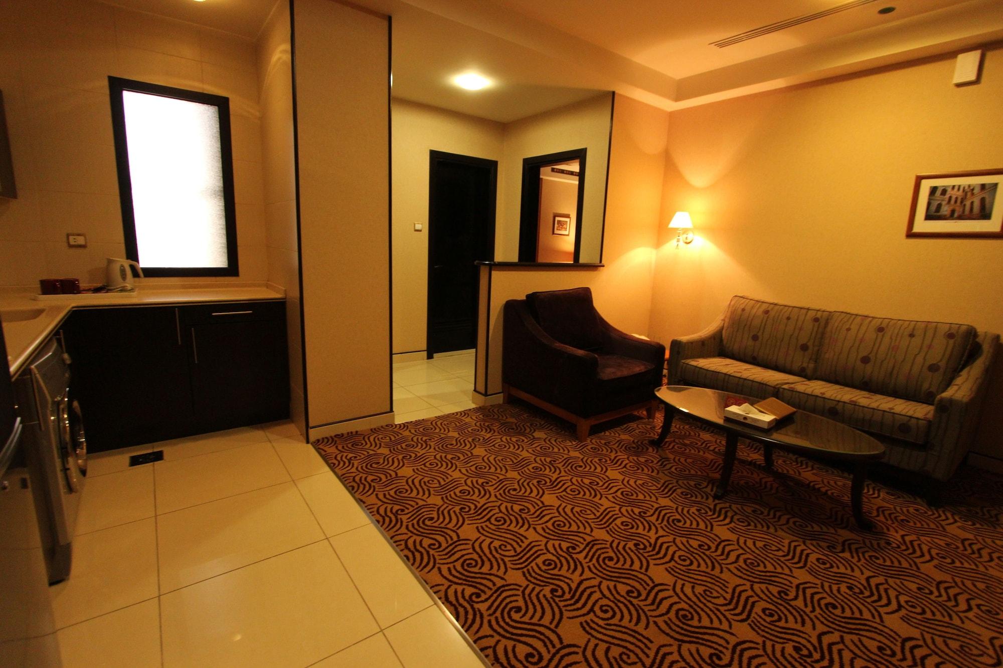 Awaliv International Hotel Ta'if Exterior photo A suite at the hotel