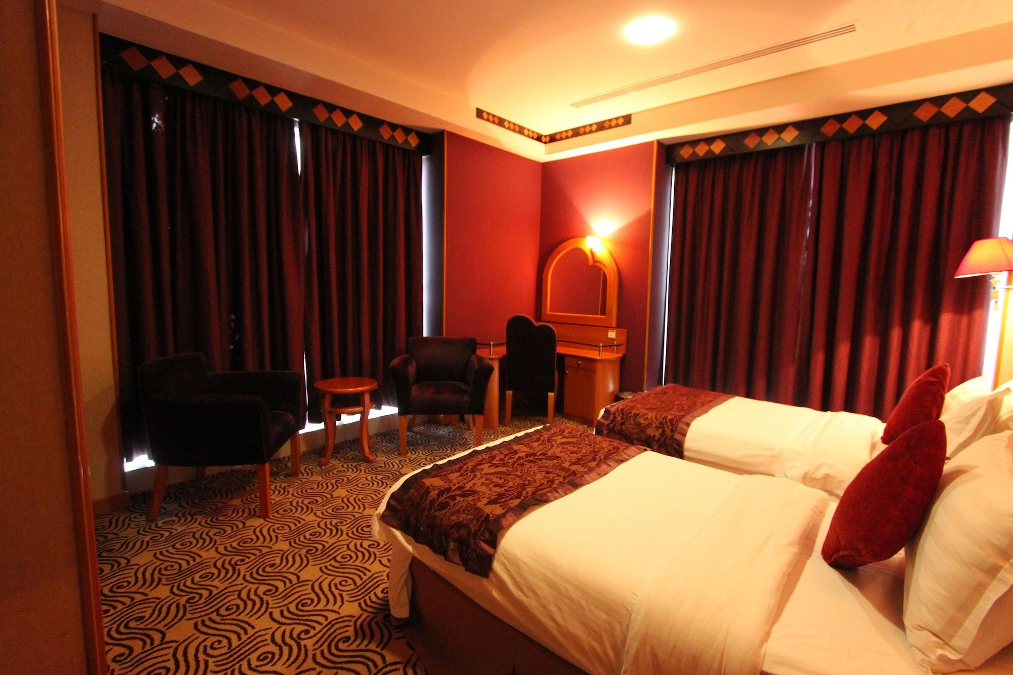 Awaliv International Hotel Ta'if Exterior photo A room at the hotel