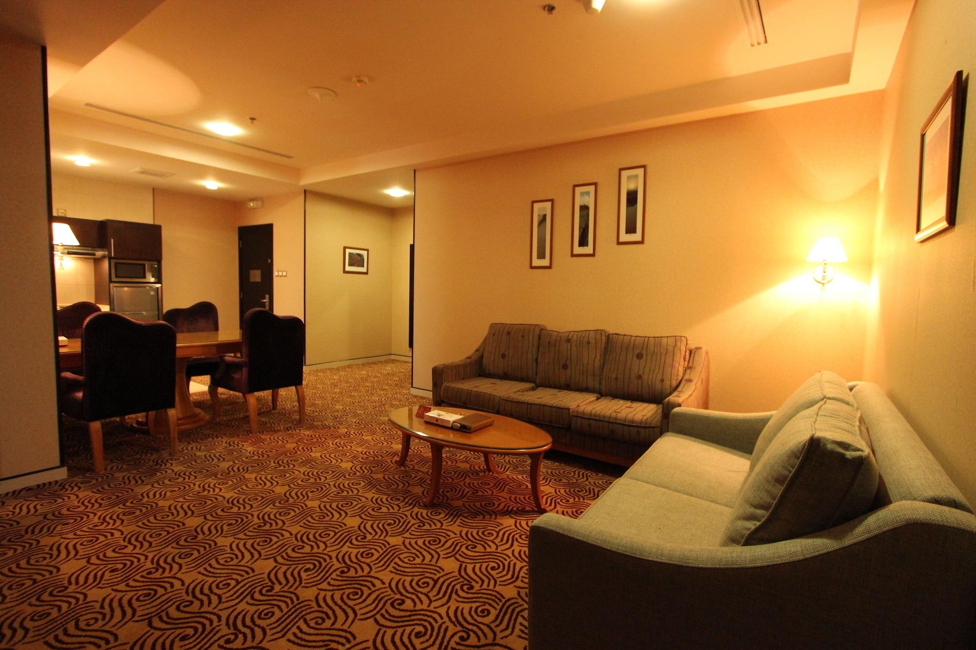 Awaliv International Hotel Ta'if Exterior photo A suite at the hotel