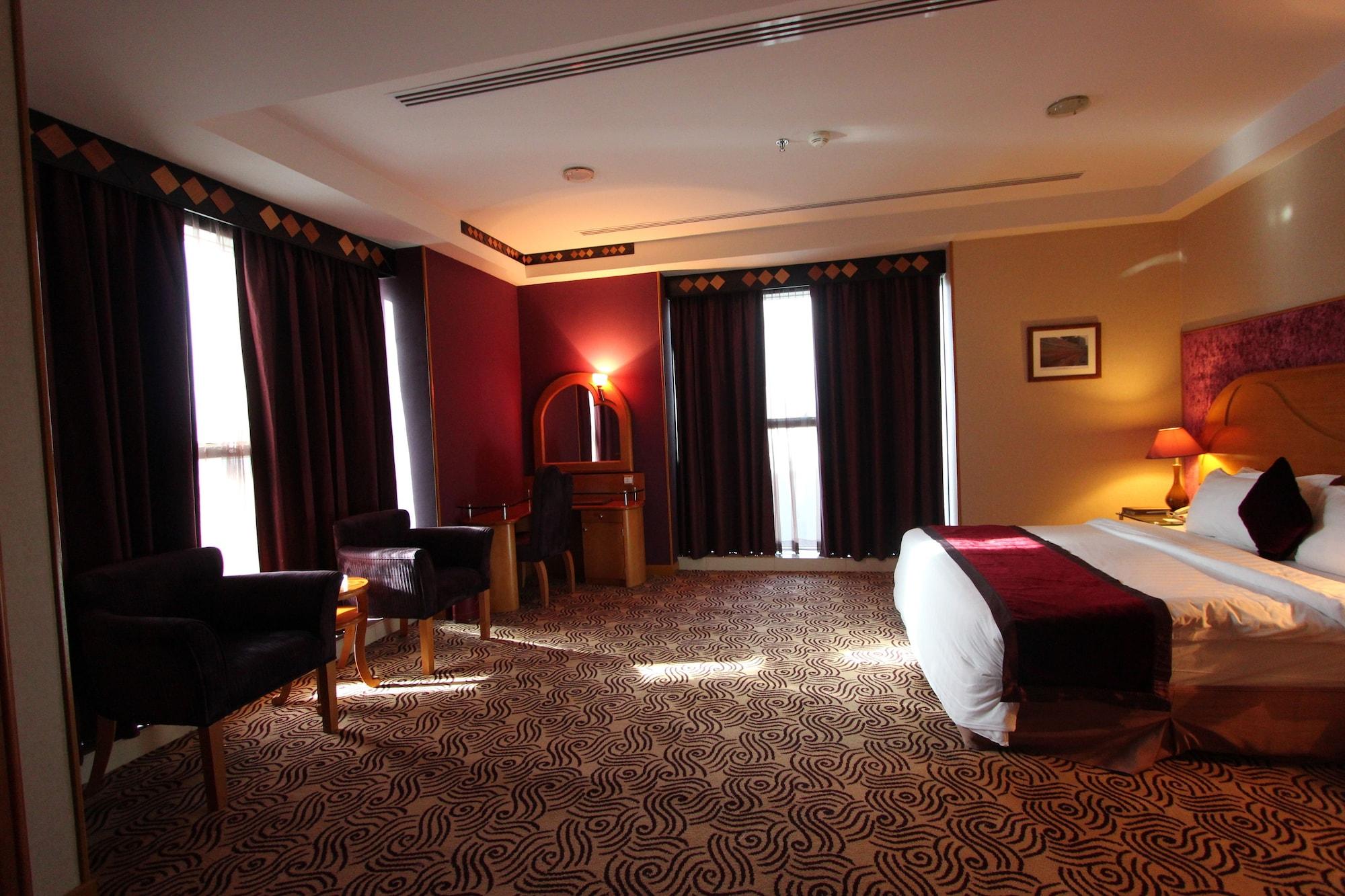 Awaliv International Hotel Ta'if Exterior photo A room at the hotel