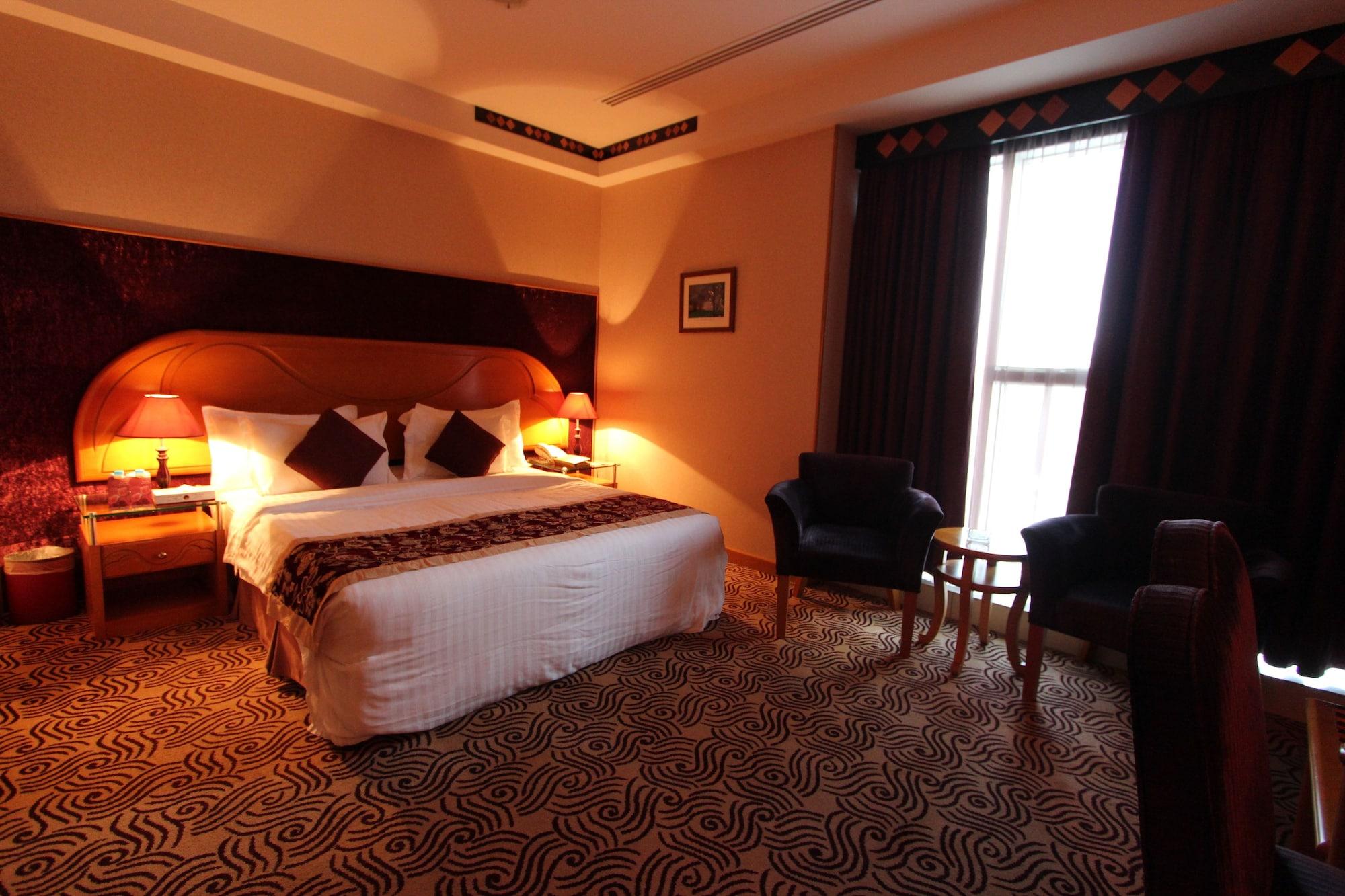Awaliv International Hotel Ta'if Exterior photo A room at the hotel