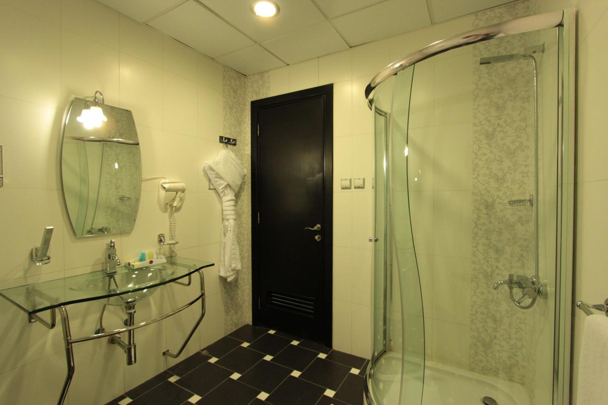 Awaliv International Hotel Ta'if Room photo