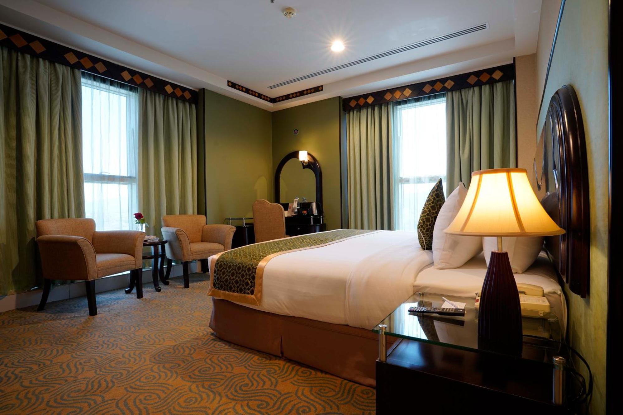 Awaliv International Hotel Ta'if Room photo A bedroom at the hotel