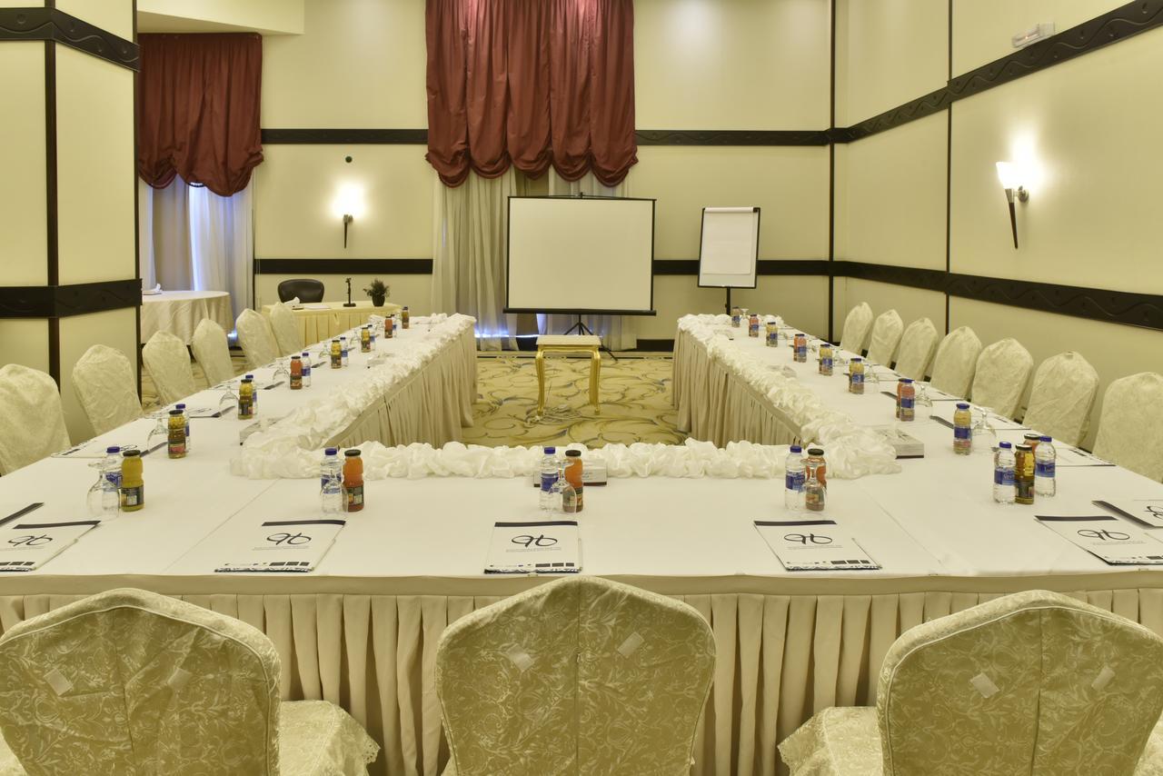 Awaliv International Hotel Ta'if Exterior photo U-shaped table layout