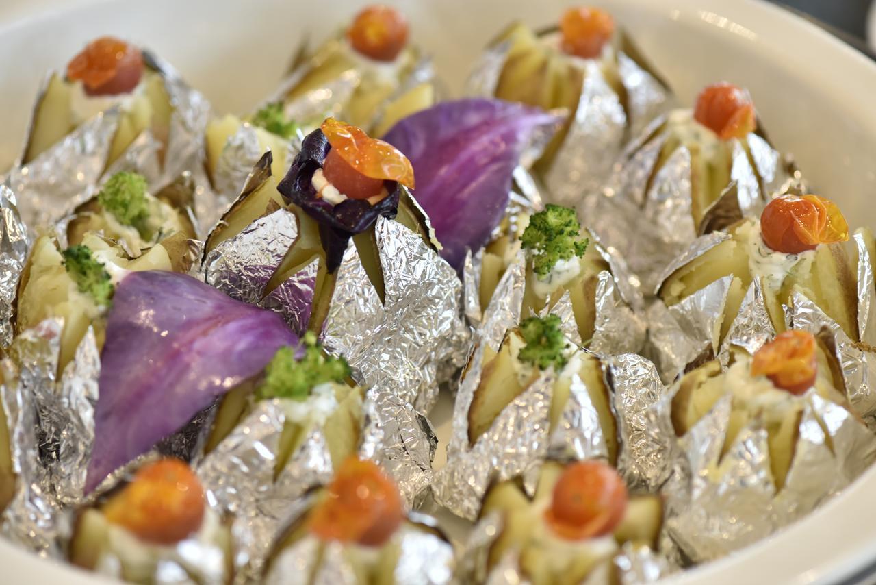 Awaliv International Hotel Ta'if Exterior photo Indian sweets