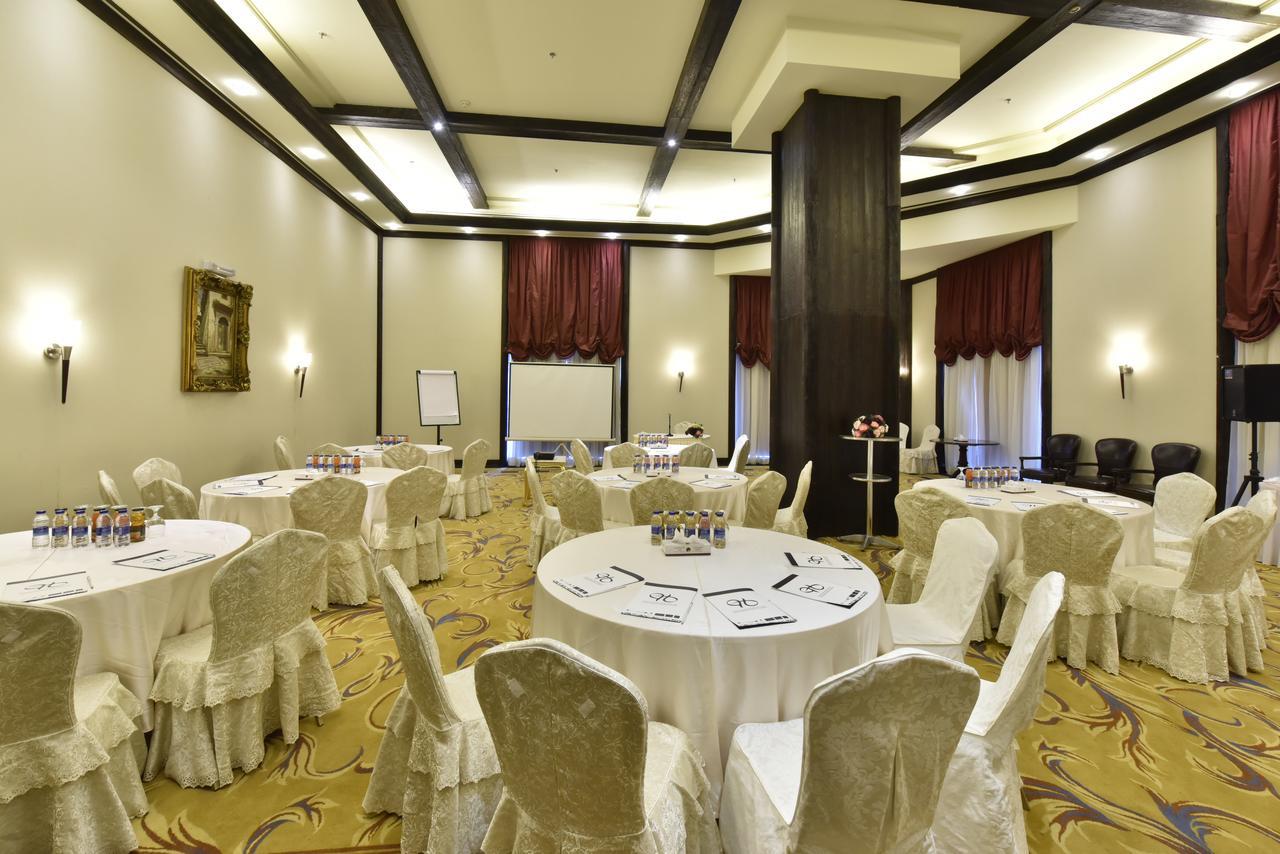 Awaliv International Hotel Ta'if Exterior photo Meeting room